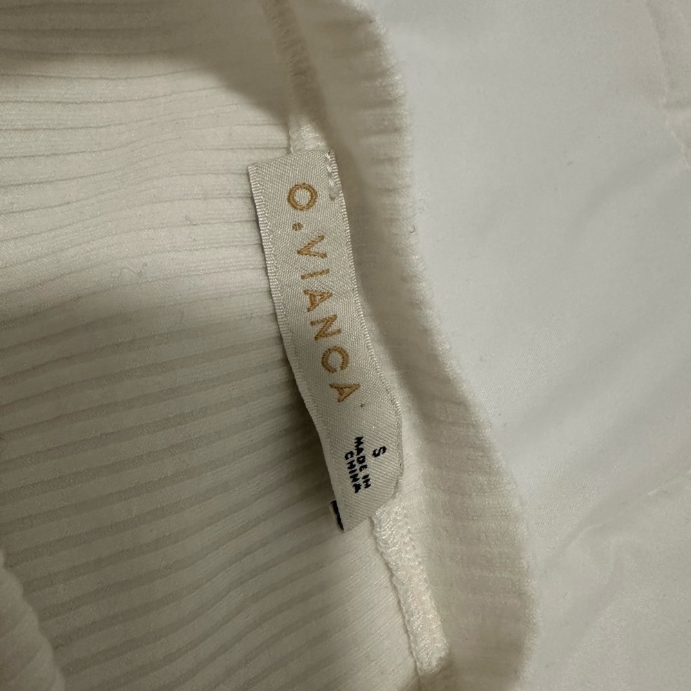 Long Sleeve Ribbed Top - Picture 3 of 4